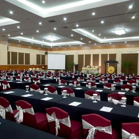 Hotel Grand Cempaka Jakarta Bagian luar foto