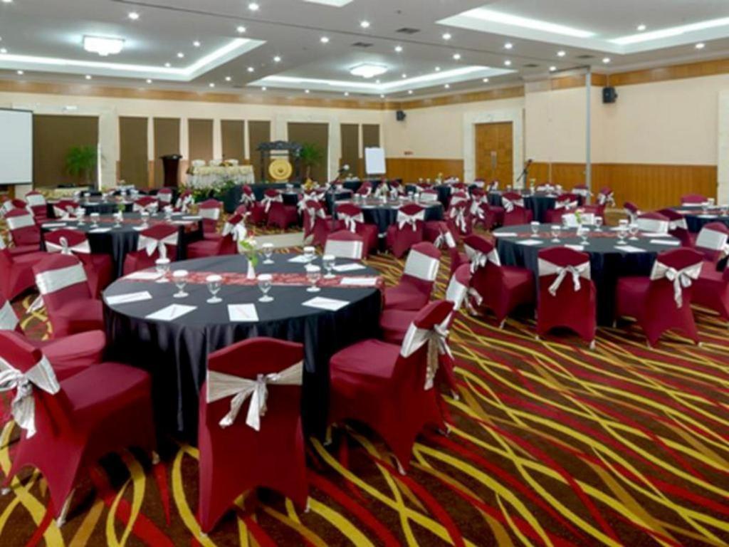 Hotel Grand Cempaka Jakarta Bagian luar foto